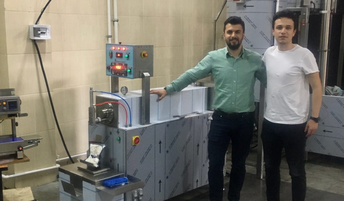 Bergama Petek-Fondan Arı Yemi Makinesi Kurulumu