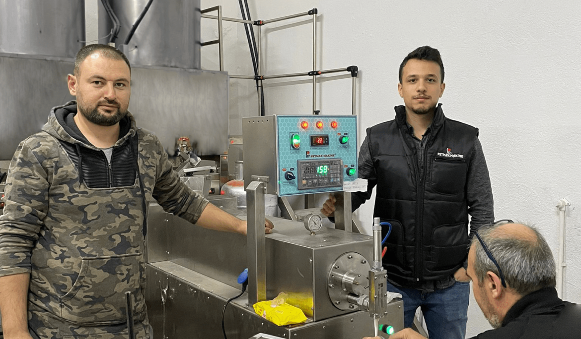 İsmail Ünal Çakırsaz Arıcılık-Fondan Arı Yemi Makinesi Kurulumu